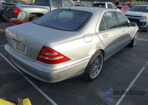 2000 Mercedes-Benz S 500 z USA, uszkodzony, nr VIN WDBNG75J4YA080712